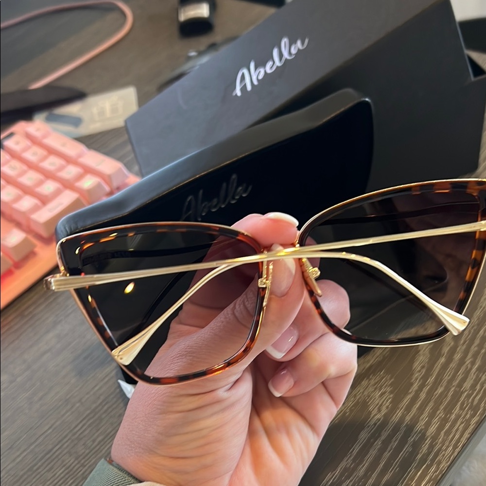Women's Tortoise Sunglasses - Picture 2 of 2